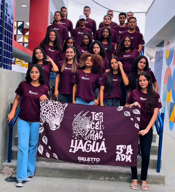Equipe Haguá com fardamentos personalizados pela Seletto Brand